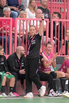 Miriam Hirsch (TusSies Metzingen, Trainerin) TusSies Metzingen vs. Buxtehuder SV, Handball, Alsco HBF, 7.Ligaspieltag, Saison 2025 2026, 01.11.2025 TusSies Metzingen vs. Buxtehuder SV, Handball, Alsco HBF, 7.Ligaspieltag, Saison 2025 2026, 01.11.2025 Tuebingen Copyright: xEibner-Pressefoto TobiasxBaurx EP_TBR