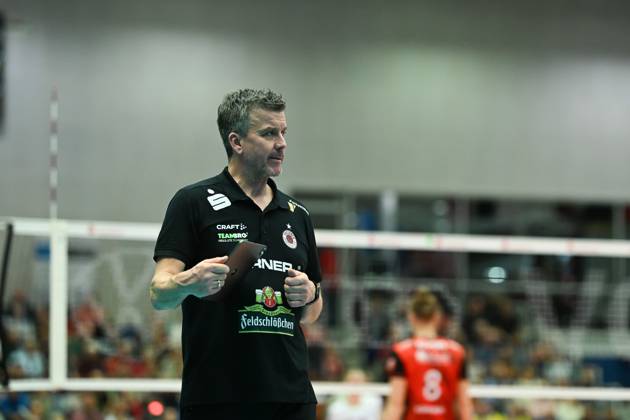 Alexander Waibl (Cheftrainer Dresdner SC) Dresdner SC vs. SSC Palmberg Schwerin, 1. Volleyball Bundesliga Damen, Spielzeit 2025 2026, 01.11.2025 Dresdner SC vs. SSC Palmberg Schwerin, 1. Volleyball Bundesliga Damen, Spielzeit 2025 2026, 01.11.2025 Dresden Copyright: xEibner-Pressefoto xHoepnerx EP_PHR
