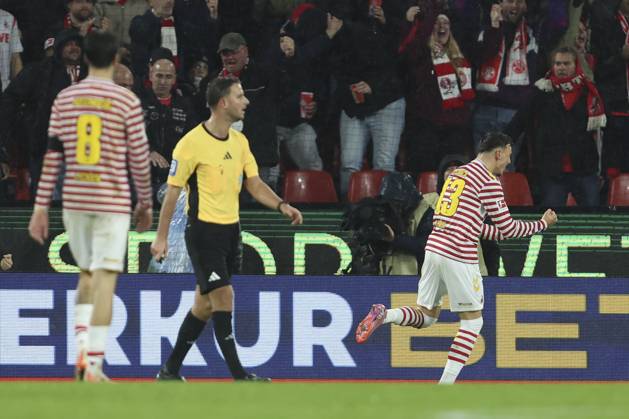 Said El Mala (1. FC Koeln) Torjubel, jubelt nach seinem Treffer zum 3:1 waehrend des spiels der Bundesliga zwischen 1. FC Köln und Hamburger SV, RheinEnergieSTADION am 02. November 2025 in Köln, Deutschland. (Foto von Oliver Kaelke DeFodi Images) +++ Said El Mala (1. FC Koeln) celebrates after scoring his team s third goal during the Bundesliga match between 1. FC Köln and Hamburger SV at RheinEnergieSTADION on November 2, 2025 in Köln, Germany. (Photo by Oliver Kaelke DeFodi Images) DFL regulations prohibit any use of photographs as image sequences and or quasi-video. (Photo by Oliver Kaelke DeFodi Images) Said El Mala 1 FC Koeln Torjubel, jubilates after scoring his team s 3 1 goal during the Bundesliga match between 1 FC Köln and Hamburger SV, RheinEnergieSTADION on November 02, 2025 in Köln, Germany Photo by Oliver Kaelke DeFodi Images Said El Mala 1 FC Koeln celebrates after scoring his team s third goal during the Bundesliga match between 1 FC Köln and Hamburger SV at RheinEnergieSTADION on November 2, 2025 in Köln, Germany Photo by Oliver Kaelke DeFodi Images DFL regulations prohibit any use of photographs as image sequences and or quasi video Photo by Oliver Kaelke DeFodi Images