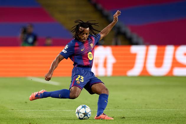 October 21, 2025, Barcelona, Barcelona, Spain: Jules Kounde of FC Barcelona, Barca in action during the UEFA Champions League match between FC Barcelona v Olympiakos Piraeus at the Lluis Companys Olympic Stadium on October 21, 2025 in Barcelona Spain. Barcelona Spain - ZUMAr232 20251021_zsp_r232_064 Copyright: xDavidxRamirezx