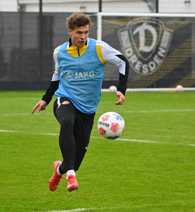 Alexander Rossipal, SG Dynamo Dresden, Training, Fußball, Fussball, 2. Bundesliga, Zweite Liga, Saison 2025 2026, AOK PLUS Walter-Fritzsch-Akademie, Messering 18, Dresden, Ostragehege, 28.10.2025,