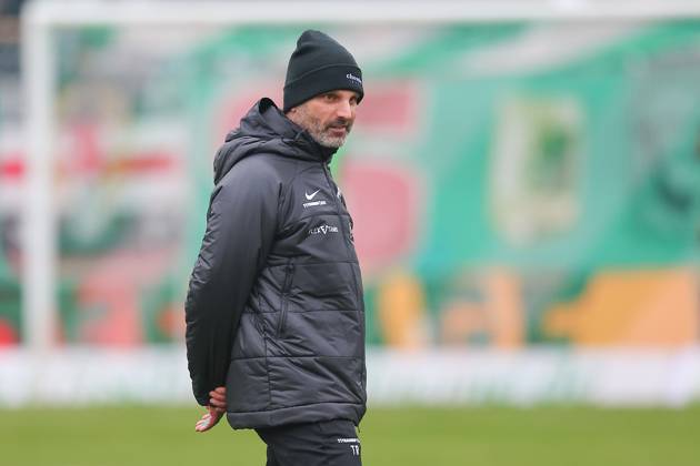 Leipzig, 08.11.2025, Alfred-Kunze-Sportpark, Fußball, Männer, Saison 2025 2026, Regionalliga Nordost, 15. Spieltag , BSG Chemie Leipzig - ZFC Meuselwitz , Im Bild: Trainer Adrian Alipour, Chemie Leipzig ,