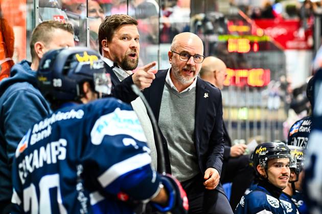 Jannu Kujala (Co-Trainer, Assistant Coach, Performance Coach, Iserlohn Roosters) Stefan Nyman (Cheftrainer, Headcoach, Iserlohn Roosters), GER, Iserlohn Roosters vs. ERC Ingolstadt, Eishockey, Penny-DEL, 18. Spieltag, Spielzeit 2025 2026, 24.11.2025, GER, Iserlohn Roosters vs. ERC Ingolstadt, Eishockey, Penny-DEL, 18. Spieltag, Spielzeit 2025 2026, 14.11.2025 Iserlohn Copyright: xJonasxBrockmann Eibner-Pressefotx EP_JBN
