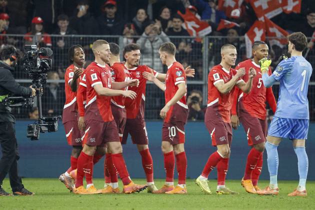 Torjubel Schweiz beim 4:1 durch Johan Manzambi (Schweiz, 09) , Schweiz, FIFA, WM-Qualifikation Europa, (Gruppe B), Schweiz vs. Schweden, 15.11.2025, Stade de Geneve, Genf, Schweiz Genf Stade de Geneve Kanton Genf Schweiz Copyright: xGrantxHubbsx