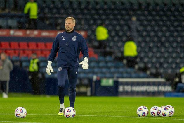 Scotland v Denmark 2026 FIFA World Cup, WM, Weltmeisterschaft, Fussball Qualifier 18 11 2025. Group C Kasper Schmeichel of Denmark national team, Nationalteam during the 2026 FIFA World Cup Qualifier match between Scotland and Denmark at Hampden Park, Glasgow, United Kingdom on 18 November 2025. Hampden Park The National Stadium Glasgow Scotland Editorial use only , Copyright: xColinxPoultneyx PSI-23224-0003