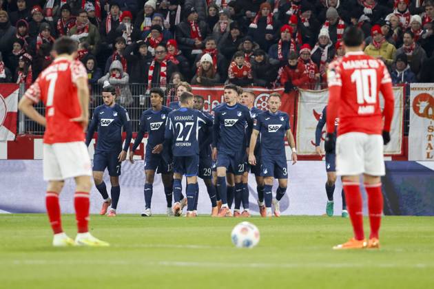 Torjubel TSG Hoffenheim beim 0:1 durch Fisnik Asllani (TSG Hoffenheim, 11) , Deutschland, Fussball, 1. Bundesliga, 11.Spieltag, 2025 2026, 1.FSV Mainz vs. TSG 1899 Hoffenheim, 21.11.2025, Mewa Arena, Mainz, Deutschland Mainz Mewa Arena Rheinland-Pfalz Deutschland Copyright: xGrantxHubbsx