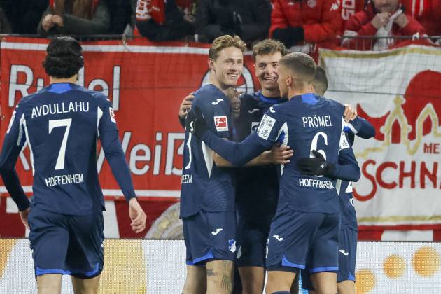 Torjubel TSG Hoffenheim beim 0:1 durch Fisnik Asllani (TSG Hoffenheim, 11) , Deutschland, Fussball, 1. Bundesliga, 11.Spieltag, 2025 2026, 1.FSV Mainz vs. TSG 1899 Hoffenheim, 21.11.2025, Mewa Arena, Mainz, Deutschland Mainz Mewa Arena Rheinland-Pfalz Deutschland Copyright: xGrantxHubbsx