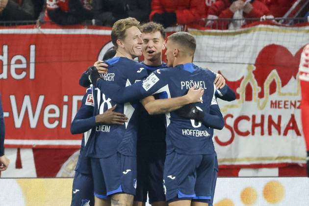 Torjubel TSG Hoffenheim beim 0:1 durch Fisnik Asllani (TSG Hoffenheim, 11) , Deutschland, Fussball, 1. Bundesliga, 11.Spieltag, 2025 2026, 1.FSV Mainz vs. TSG 1899 Hoffenheim, 21.11.2025, Mewa Arena, Mainz, Deutschland Mainz Mewa Arena Rheinland-Pfalz Deutschland Copyright: xGrantxHubbsx