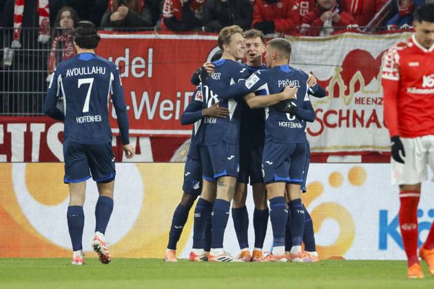 Torjubel TSG Hoffenheim beim 0:1 durch Fisnik Asllani (TSG Hoffenheim, 11) , Deutschland, Fussball, 1. Bundesliga, 11.Spieltag, 2025 2026, 1.FSV Mainz vs. TSG 1899 Hoffenheim, 21.11.2025, Mewa Arena, Mainz, Deutschland Mainz Mewa Arena Rheinland-Pfalz Deutschland Copyright: xGrantxHubbsx