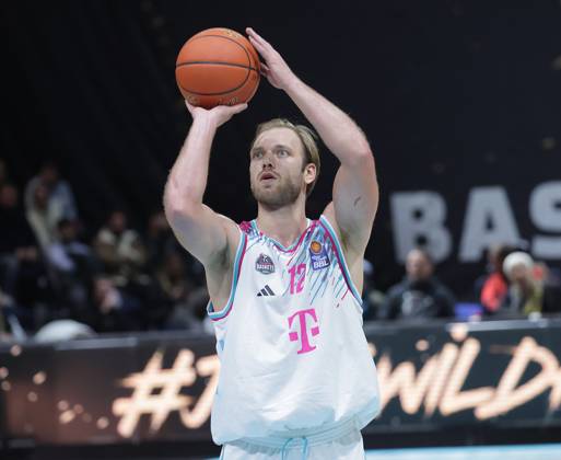 Melvin Jostmann (Telekom Baskets Bonn) Basketball, Herren, Saison 2025 2026, easyCredit Basketball-Bundesliga, Basketball Loewen Braunschweig gegen Telekom Baskets Bonn