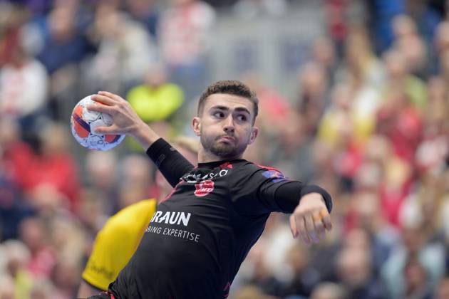 Florian Drosten (MT Melsungen 18) beim Wurf , GER, MT Melsungen - HF Karlskrona (SWE)l, Handball, EHF European League Maenner, Group Matches, Saison 2025 2026, 25.11.2025, GER, MT Melsungen - HF Karlskrona, Handball, EHF Maenner, Group Matches, Saison 2025 2026, 25.11.2025 Kassel Copyright: xEibner-Pressefotox xRolandxSippelx EP_RSL