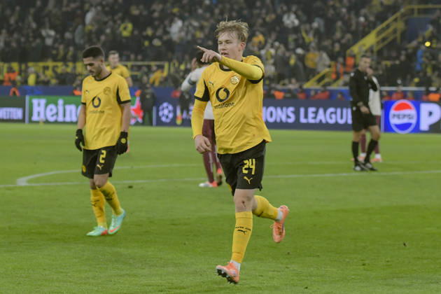 Daniel Svensson (Dortmund 24) jubelt nach dem Tor zum 4:0 25.11.2025 Fussball, Champions League, Borussia Dortmund vs Villarreal Club de Fotbol, Signal Iduna Park, Dortmund,