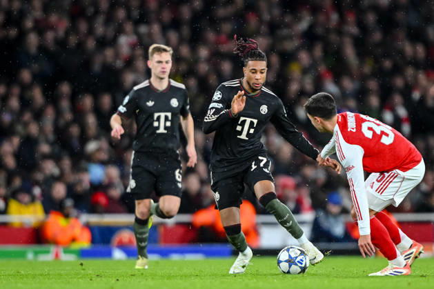 Joshua Kimmich (Bayern München), Michael Olise (Bayern München) und Martin Zubimendi (Arsenal FC) battle for the ball during the UEFA Champions League 2025 26 League Phase MD5 match between Arsenal FC and FC Bayern München at Arsenal Stadium on November 26, 2025 in London, United Kingdom. (Photo by Harry Langer DeFodi Images)