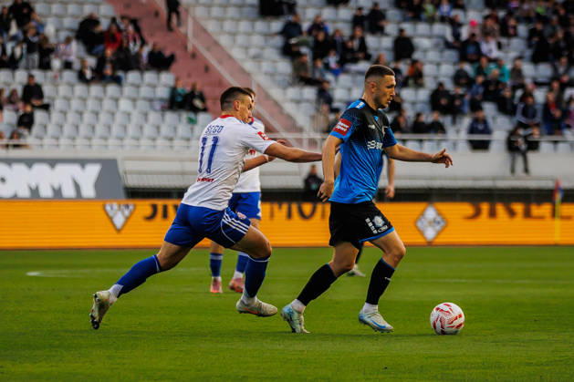 SuperSport HNL, round 15: HNK Hajduk Split v NK Varazdin Michele Sego of HNK Hajduk Split and Antonio Borsic of NK Varazdin during the SuperSport HNL 2025. 2026. round 15 match between HNK Hajduk Split and NK Varazdin at Poljud Stadium in Split, Croatia on November 29, 2025. ZvonimirxBarisin PIXSELL