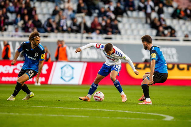 SuperSport HNL, round 15: HNK Hajduk Split v NK Varazdin Mario Marina of NK Varazdin, Luka Hodak of HNK Hajduk Split and Tomislav Duvnjak of NK Varazdin during the SuperSport HNL 2025. 2026. round 15 match between HNK Hajduk Split and NK Varazdin at Poljud Stadium in Split, Croatia on November 29, 2025. ZvonimirxBarisin PIXSELL