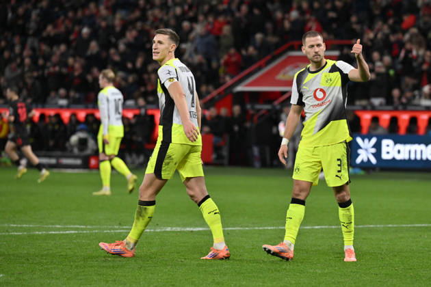 Nico Schlotterbeck (Borussia Dortmund), Waldemar Anton (Borussia Dortmund), v.li. 29.11.2025, Fussball 1. Bundesliga, Saison 2025 2026, 12. Spieltag, Bayer 04 Leverkusen - Borussia Dortmund 1:2 DFL regulations prohibit any use of photographs as image sequences and or quasi-video Leverkusen BayArena Nordrhein Westfalen Deutschland