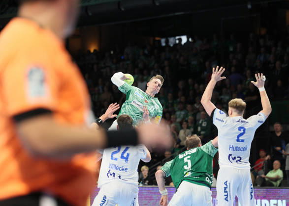 GER HBL Saison 2025 2026 FÜCHSE Berlin vs TBV Lemgo Lippe, 30.11.25, Max-Schmeling-Halle, Berlin, Lasse Bredekjaer ANDERSSON (Füchse Berlin 11)