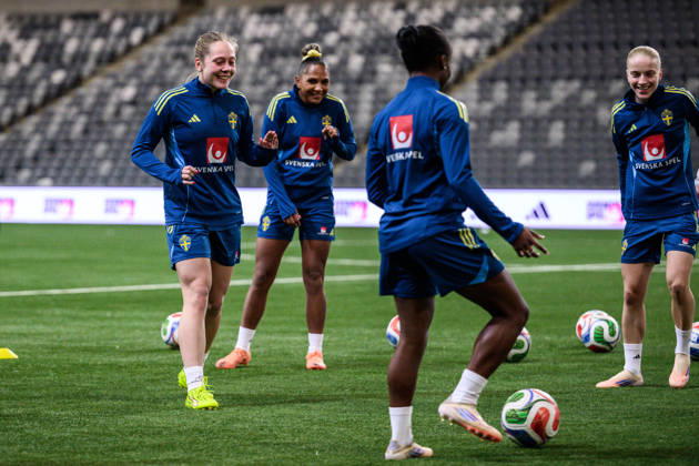 251201 Alice Bergström of the Swedish women s national football team at a training session on December 1, 2025 in Stockholm. Photo: Jesper Zerman BILDBYRAN kod JZ JZ0652 fotboll football soccer fotball nations league uefa womens nations league träning practice training sverige sweden dam bbeng Copyright: JESPERxZERMAN BB251201JZ042