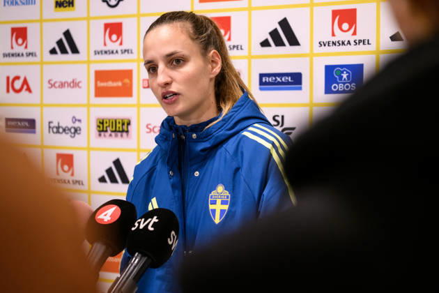 251201 Nathalie Björn of the Swedish women s national football team in the mixed zone after a training session on December 1, 2025 in Stockholm. Photo: Jesper Zerman BILDBYRAN kod JZ JZ0652 fotboll football soccer fotball nations league uefa womens nations league träning practice training sverige sweden dam bbeng Copyright: JESPERxZERMAN BB251201JZ046