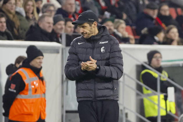 Julian Schuster (SC Freiburg, Trainer) nach Abpfiff , Deutschland, Fussball, DFB Pokal, Achtelfinale, 2025 2026, SC Freiburg vs. SV Darmstadt 98, 03.12.2025, Europa-Park Stadion , Freiburg im Breisgau, Deutschland Freiburg im Breisgau Europa-Park Stadion Baden-Wuerttemberg Deutschland Copyright: xGrantxHubbsx