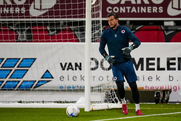 Eredivisie: Excelsior Rotterdam v FC Groningen Rotterdam - Goalkeeper Stijn van Gassel of SBV Excelsior Rotterdam during the fifteenth competition round of the 2025 2026 Eredivisie season. The match is set between Excelsior Rotterdam and FC Groningen at Stadion Woudestein on 5 December 2025 in Rotterdam, The Netherlands. (VK Sportphoto Danny de Groot) Copyright: xDannyxdexGrootx
