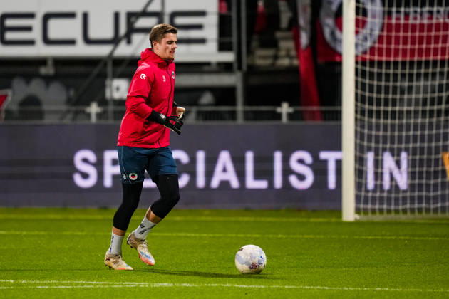 Eredivisie: Excelsior Rotterdam v FC Groningen Rotterdam - Goalkeeper Calvin Raatsie of SBV Excelsior Rotterdam during the fifteenth competition round of the 2025 2026 Eredivisie season. The match is set between Excelsior Rotterdam and FC Groningen at Stadion Woudestein on 5 December 2025 in Rotterdam, The Netherlands. (VK Sportphoto Danny de Groot) Copyright: xDannyxdexGrootx