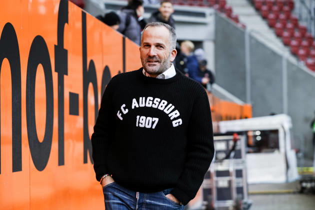 Manuel Baum (FC Augsburg, Cheftrainer) GER, FC Augsburg vs. Bayer 04 Leverkusen, 1.Bundesliga Fussball, 13. Spieltag, Saison 2025 2026, 06.12.2025 DFB DFL REGULATIONS PROHIBIT ANY USE OF PHOTOGRAPHS AS IMAGE SEQUENCES AND OR QUASI-VIDEO GER, FC Augsburg vs. Bayer 04 Leverkusen, 1.Bundesliga Fussball, 13. Spieltag, Saison 2025 2026, 06.12.2025 Augsburg Copyright: xEibner-Pressefoto RogerxBuerkex EP_RBE