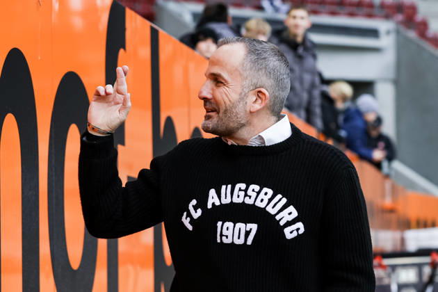 Manuel Baum (FC Augsburg, Cheftrainer) GER, FC Augsburg vs. Bayer 04 Leverkusen, 1.Bundesliga Fussball, 13. Spieltag, Saison 2025 2026, 06.12.2025 DFB DFL REGULATIONS PROHIBIT ANY USE OF PHOTOGRAPHS AS IMAGE SEQUENCES AND OR QUASI-VIDEO GER, FC Augsburg vs. Bayer 04 Leverkusen, 1.Bundesliga Fussball, 13. Spieltag, Saison 2025 2026, 06.12.2025 Augsburg Copyright: xEibner-Pressefoto RogerxBuerkex EP_RBE