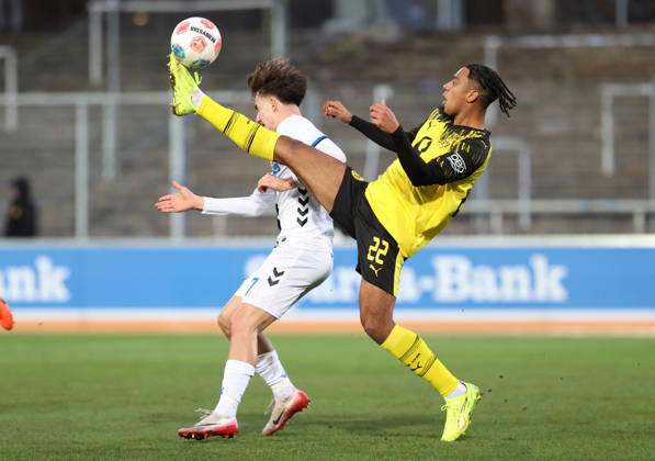Samstag 06.12.2025, Saison 2025 26, Regionalliga West, 18. Spieltag im Stadion Rote Erde Dortmund, BVB Borussia Dortmund II - SC Paderborn U23, Filippo Calixte Mane (BVB II)