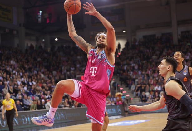 Michael Kessens Telekom Baskets Bonn vs. NINERS Chemnitz 9. Speiltag - Saison 2025 26