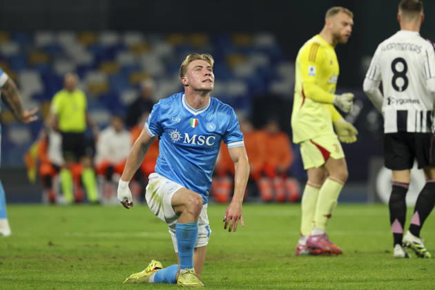 Napoli™s Rasmus Hojlund during the Serie A soccer match between Napoli and Juventus at the Diego Armando Maradona Stadium in Naples, southern italy - Saturday , December 07 , 2025. - Soccer . Copyright: xAlessandroxGarofalo LaPressex