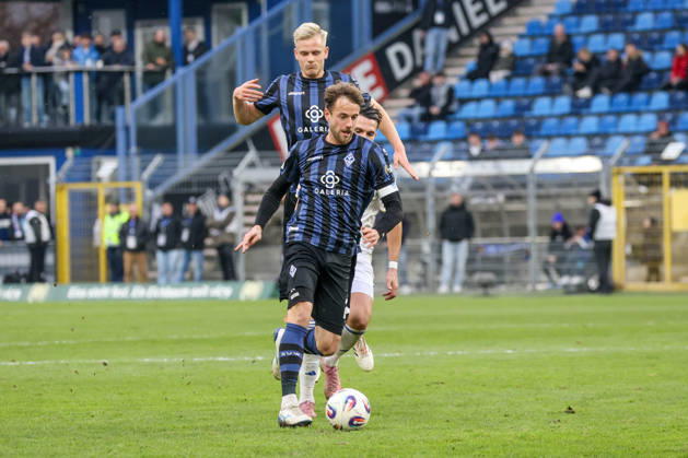 Lukas Klünter (SV Waldhof Mannheim, 24) am Ball Fussball: 3. Liga, 17. Spieltag, SV Waldhof Mannheim vs. 1. FC Saarbrücken am 07.12.2025 in Mannheim (Carl-Benz-Stadion), Deutschland Mannheim Carl-Benz-Stadion Deutschland Copyright: xFranzxReindelx