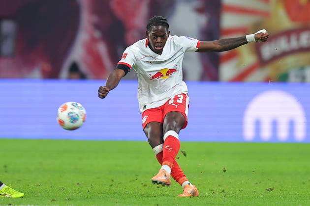 RB Leipzig - Frankfurt Bundesliga Leipzig, 06.12.2025, Red Bull Arena, Fußball, Männer, Saison 2025 2026, 1. Bundesliga, 13. Spieltag, RB Leipzig - Eintracht Frankfurt 6:0 (2:0) , Im Bild: Castello Lukeba (23, RB Leipzig) ,