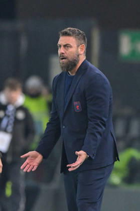 GenoaÕs head coach Daniele De Rossi during the Serie A soccer match between Udinese and Genoa at the Bluenergy Stadium in Udine, Italy - Monday, December 08, 2025. - Soccer . Copyright: xTanoxPecoraro LaPressex