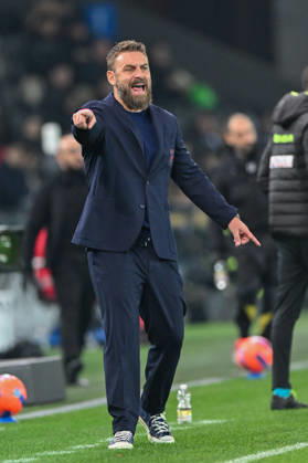 GenoaÕs head coach Daniele De Rossi during the Serie A soccer match between Udinese and Genoa at the Bluenergy Stadium in Udine, Italy - Monday, December 08, 2025. - Soccer . Copyright: xTanoxPecoraro LaPressex