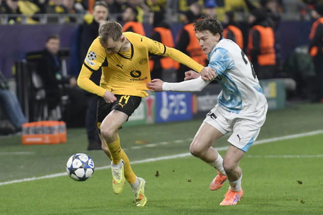 v. li. im Zweikampf Maximilian Beier (Dortmund 14) Isak Määttä Maeaettae (Bodø Glimt 25) 10.12.2025 Fussball, Champions League, Borussia Dortmund vs FK Bodö Glimt, Signal Iduna Park, Dortmund,