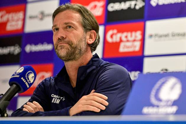 Gent s head coach Rik De Mil pictured during a press conference, PK, Pressekonferenz of Belgian soccer team KAA Gent, on Friday 12 December 2025 in Gent. The team is preparing for the game against Royal Antwerp FC. DIRKxWAEM x148382256x