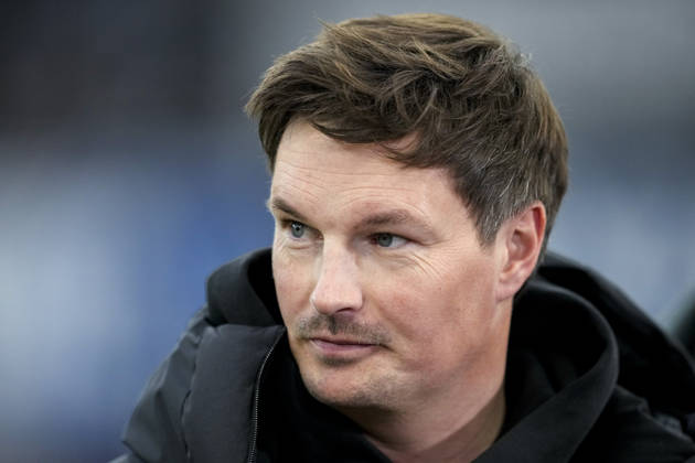 Merlin Polzin (Trainer, Cheftrainer, HSV), Einzelbild, Einzelfoto, Aktion, Action, 13.12.2025, Sinsheim (Deutschland), Fussball, Bundesliga, TSG 1899 Hoffenheim - Hamburger SV, DFB DFL REGULATIONS PROHIBIT ANY USE OF PHOTOGRAPHS AS IMAGE SEQUENCES AND OR QUASI-VIDEO.