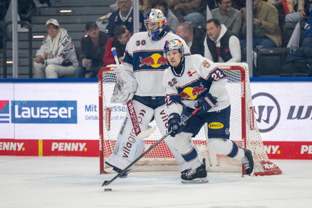 Ville Pokka 22 (EHC Red Bull Muenchen), EHC Red Bull Muenchen vs. Schwenninger Wild Wings, PENNY DEL, Hauptrunde, 29. Spieltag, 18.12.2025 Muenchen Bayern Deutschland