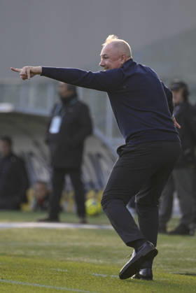 Frosinone s head coach Massimiliano Alvini during the Serie BKT soccer match between Frosinone and Spezia at the Frosinone™s Benito Stirpe stadium, Italy - Saturday, December 20, 2025 - Soccer ( Photo by Fabrizio Corradetti LaPresse ) Copyright: xFabrizioxCorradetti LaPressex