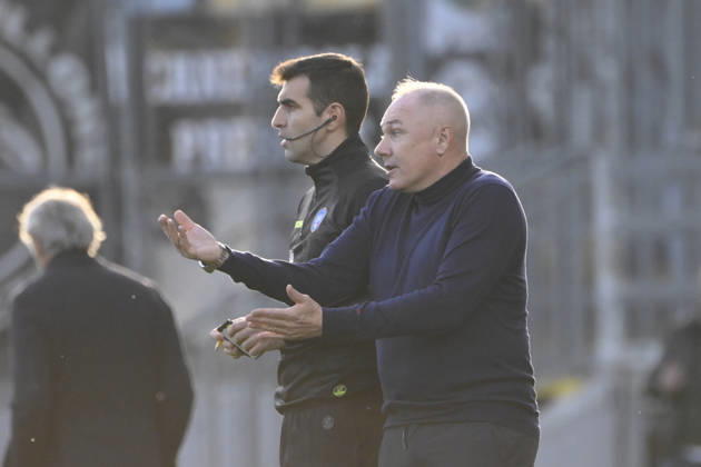 Frosinone s head coach Massimiliano Alvini during the Serie BKT soccer match between Frosinone and Spezia at the Frosinone™s Benito Stirpe stadium, Italy - Saturday, December 20, 2025 - Soccer ( Photo by Fabrizio Corradetti LaPresse ) Copyright: xFabrizioxCorradetti LaPressex