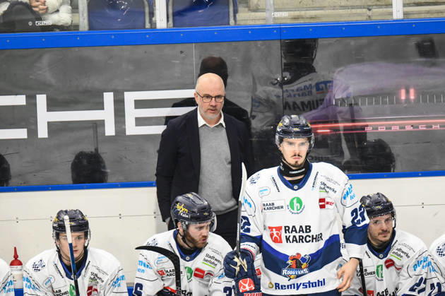 Straubing Tigers vs. Iserlohn Roosters, Eishockey, Deutsche Eishockey Liga, Penny DEL, 33.Spieltag, Saison 2025 2026, 28.12.2025 Stefan Nymen (Iserlohn Roosters), Eishockey Herren, Deutsche Eishockey Liga, Penny DEL, 33.Spieltag, Saison 2025 2026 am 28.12.2025 im Eisstadion am Pulverturm, Straubing Tigers (blau) gegen Iserlohn Roosters (weiss)