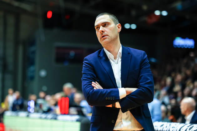 Marko Stankovic (Telekom Baskets Bonn, Chef-Trainer), Science City Jena vs. Telekom Baskets Bonn, Basketball, easycredit Basketball Bundesliga, 13. Spieltag, Saison 2025 2026, 29.12.2025, Science City Jena vs. Telekom Baskets Bonn, Basketball, easycredit Basketball Bundesliga, 13. Spieltag, Saison 2025 2026, 29.12.2025 Jena Copyright: xEibner-Pressefoto LauraxRoemerx EP_LRR