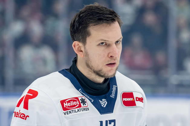 Alexander Karachun (Schwenninger Wild Wings, 47) bei den Starting Six Portrait Portraet GER, Augsburger Panther vs. Schwenninger Wild Wings, Eishockey, DEL, 35. Spieltag, Saison 2025 2026, 02.01.2026. GER, Augsburger Panther vs. Schwenninger Wild Wings, Eishockey, DEL, 35. Spieltag, Saison 2025 2026, 02.01.2026. Augsburg Copyright: xEibner-Pressefoto HeikexFeinerx EP_HFR