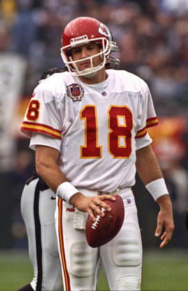 November 28, 1999 - Oakland, California, U.S - Oakland Raiders vs. Kansas City Chiefs at Oakland Alameda County Coliseum Sunday, November 29, 1999. Chiefs beat Raiders 37-34. Kansas City Chiefs quarterback Elvis Grbac Copyright: xAlxGolubx