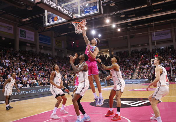 Michael Kessens Telekom Baskets Bonn vs. BMA365 Bamberg Baskets 14. Speiltag - Saison 2025 26