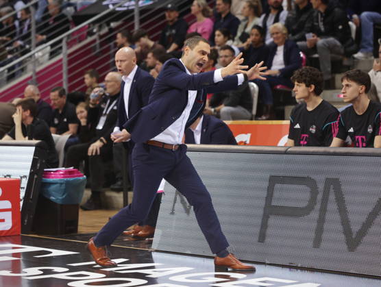 Trainer Marko Stankovic Telekom Baskets Bonn vs. BMA365 Bamberg Baskets 14. Speiltag - Saison 2025 26