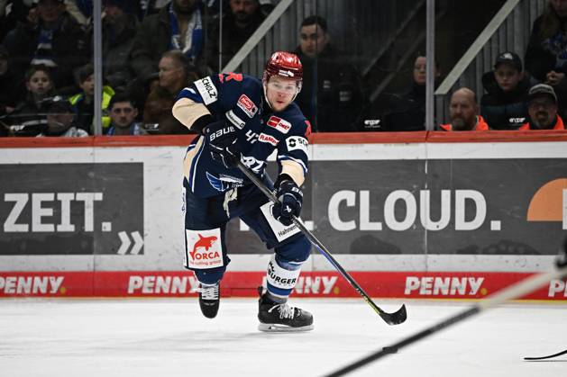 Alexander Karachun (Schwenninger Wild Wings) Schwenninger Wild Wings gegen Grizzlys Wolfsburg, DEL, Hauptrunde, Spieltag 37, Saison 2025 2026, 05.01.2026 Schwenninger Wild Wings gegen Grizzlys Wolfsburg, DEL, Hauptrunde, Spieltag 37, Saison 2025 2026, 05.01.2026 Schwenningen Copyright: xEibner-Pressefoto SvenxLaeglerx EP_SVL