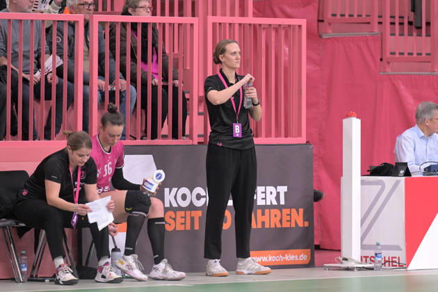 Miriam Hirsch (TusSies Metzingen, Trainerin) TusSies Metzingen vs. BVB Borussia Dortmund Handball, Handball, Alsco HBF, 12.Ligaspieltag, Saison 2025 2026, 07.01.2026 TusSies Metzingen vs. BVB Borussia Dortmund Handball, Handball, Alsco HBF, 12.Ligaspieltag, Saison 2025 2026, 07.01.2026 Tuebingen Copyright: xEibner-Pressefoto TobiasxBaurx EP_TBR