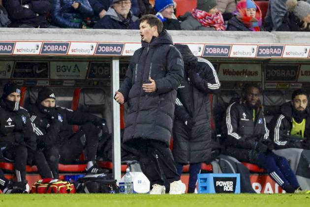 Merlin Polzin (Hamburger SV, Trainer) , Deutschland, Fussball, 1. Bundesliga, 16.Spieltag, 2025 2026, SC Freiburg vs. Hamburger SV, 10.01.2026, Freiburg im Breisgau Europa-Park Stadion Deutschland Copyright: xGrantxHubbsx